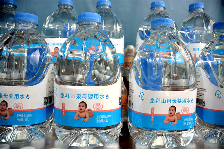 洛陽皇拜山泉實業注重品牌創新讓皇拜山泉系列健康飲水走進